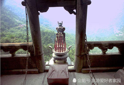 华山栈道连跳两人，丧命无数龙头香被禁止，游客：想死是拦不住的