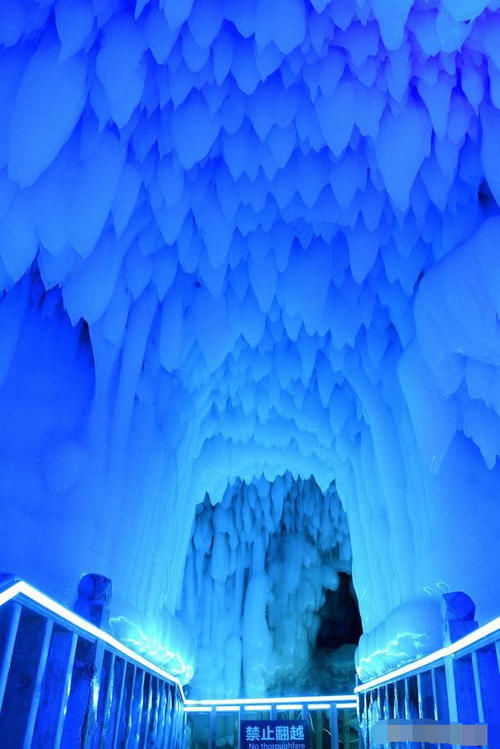 山西乡宁云丘山300万年冰洞群，目前世界上发现的三大冰洞奇观之