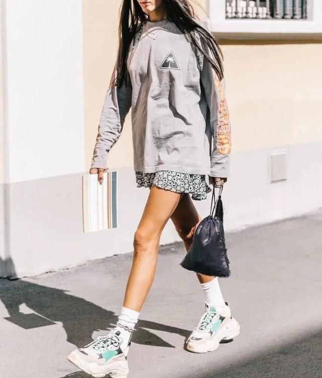  『常有』连帽卫衣常有，可是怎样搭出现代感？你得了解这3点！