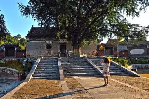 河南这座寺庙，曾与少林寺、白马寺齐名，如今票价70游客不多！