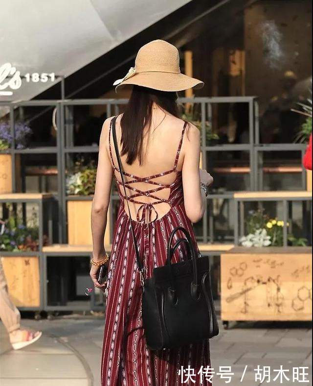 北京街拍 真正的美女们穿衣很大胆，背影性感妩媚，你肯定喜欢