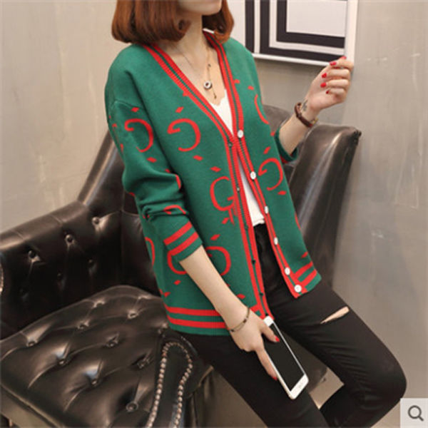 入秋天越来越凉，别穿裙子!如今流行穿“秋开衫”洋气百搭还不贵