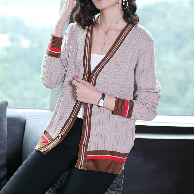 难怪，老婆把毛衣扔了，刚上新针织衫，搭配小脚裤，想不嫩都难啊