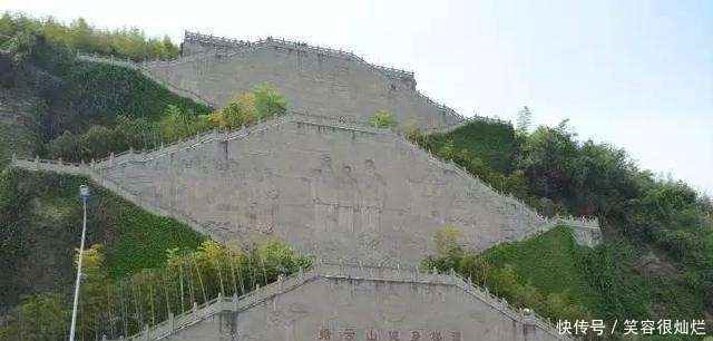 t01b65606d5af29b75f.jpg?size=640x306