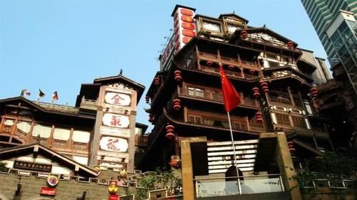  GDP@2019年GDP高达2.35万亿，这座国内人口最多的城市，比省都富