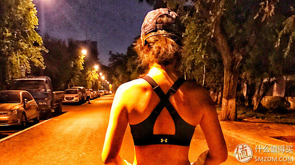 保护一下，运动一夏--安德玛UA Vanish拉链高强度运动内衣评测