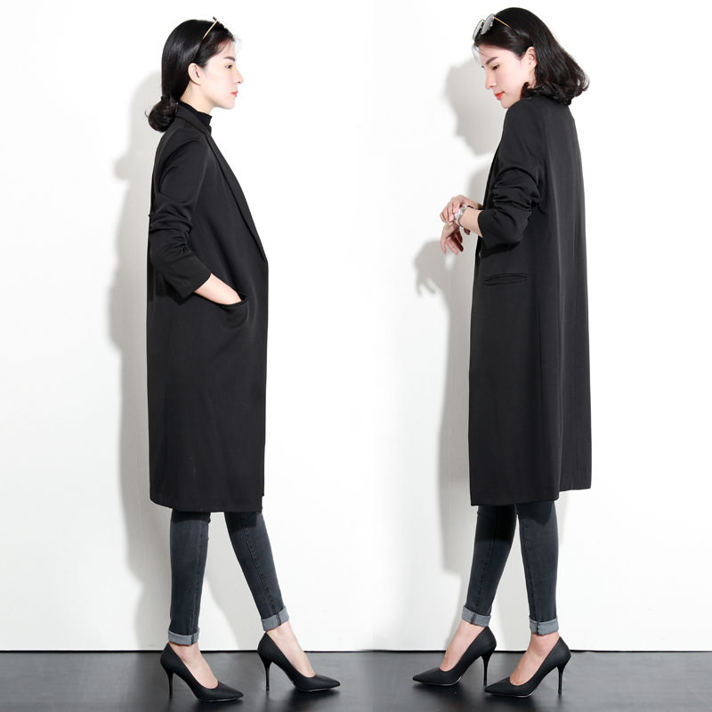 屁股大的女人，入秋别乱买，学这个女人穿开衫配七分裤，美的惊艳