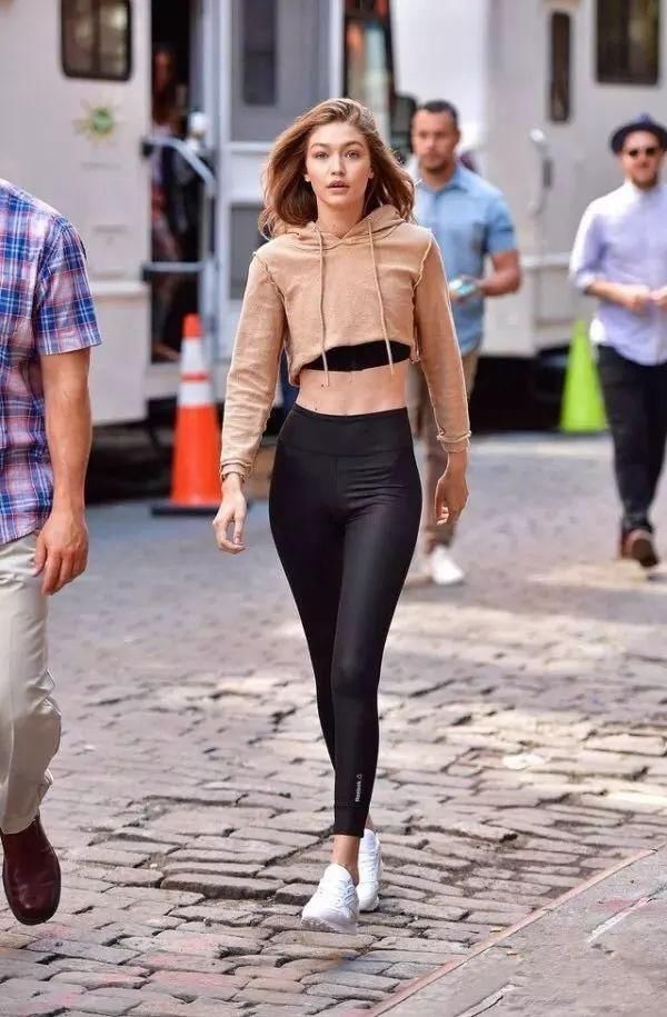 求你，不要再穿那么丑去健身房了!