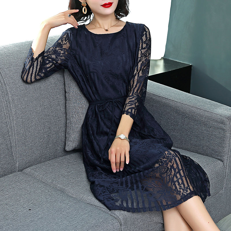 足足一天没眠，终于等到这“印花秋”裙，适合60后穿，超美腻