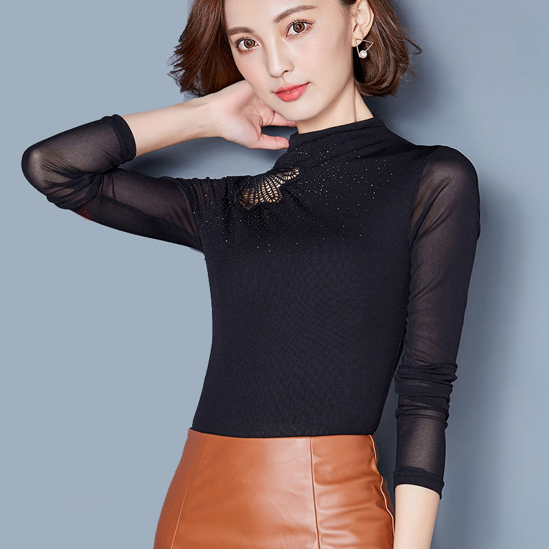 国庆出游，穿9款小衫，同行同事夸我长得精致有气质，心里美滋滋