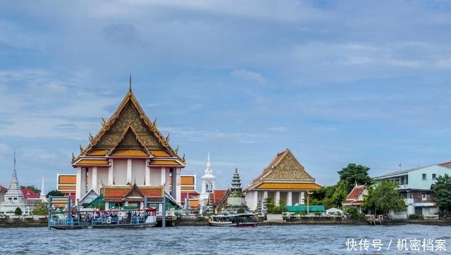 为什么去泰国旅游游客必须要带5000元现金?