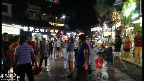 女教师在桂林被流氓扇耳光? 警方:索赔不成造谣