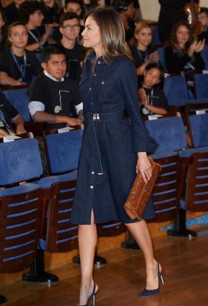 近两米西班牙国王太英俊，同框王后现最萌身高差，最美王后老好多