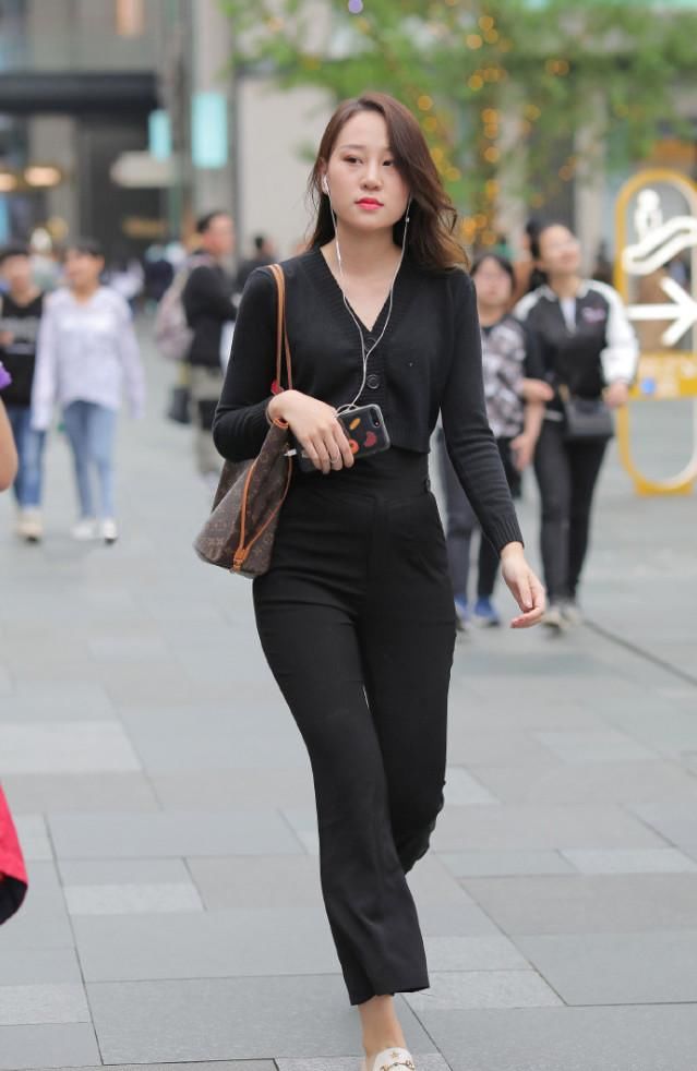 『美女』简约时尚熟女风, 让人无法自拔, 气质美女都喜欢