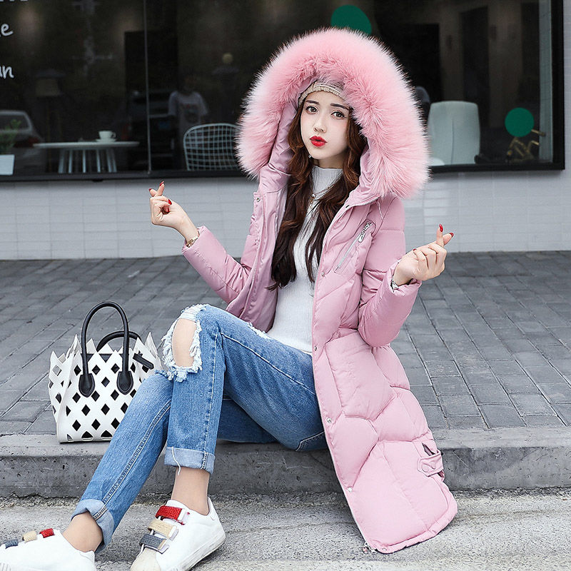 别傻傻的买羊绒大衣了，又贵又土!现流行这样的棉服，好看又便宜