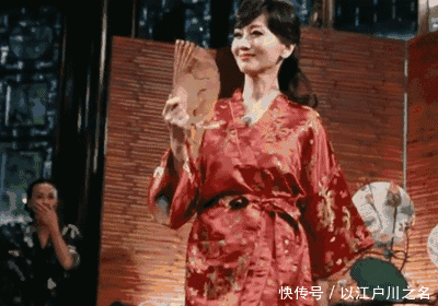 『大衣』赵雅芝真是时尚搭配教科书,照着这8套大衣穿,时髦又减龄!
