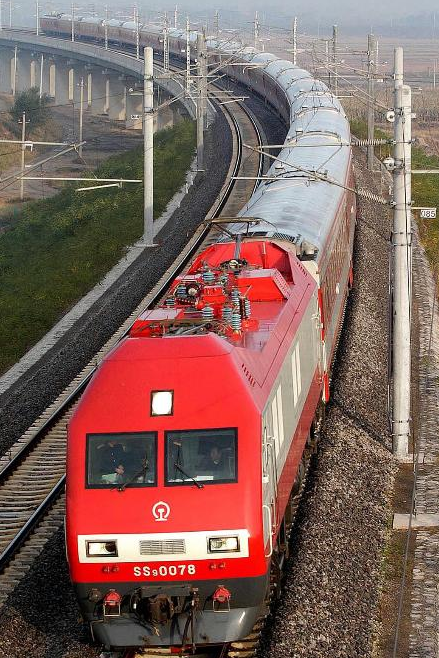 我国这辆全卧铺火车，727公里路程一站直达，被称为“流动宾馆”