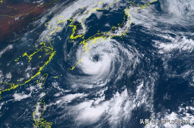 日本要警惕了！台风罗莎逼近但风眼再次扩大，已能装进三个东京