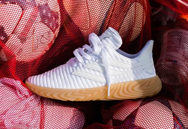 当下最风靡的足球主题！全新鞋款 adidas Sobakov 现已发售