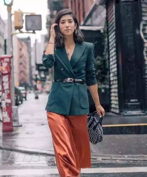  #小仙女萌#外套搭配短裙or连衣裙 开春服装流行趋势