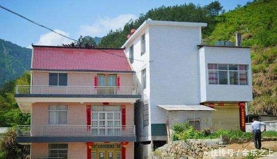 农村实行一户一宅，多处的宅基地，怎么转让才不违法呢