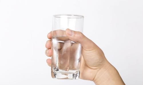  「女性朋友」肚子上的赘肉，一抓一大把？白开水里加点“它”，水桶腰和你分手