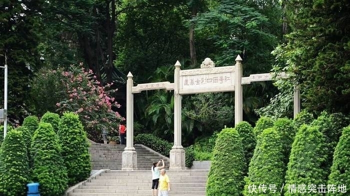 广西一烈士合葬墓,一男一女并非夫妻也不相识,村民的话让人泪目！