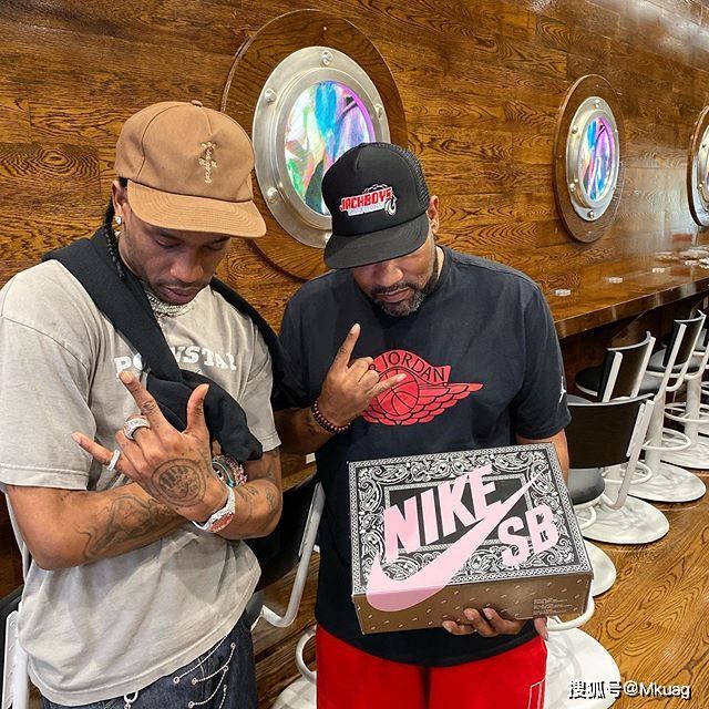  「竟然」TravisScott最近如此钟爱滑板的原因竟然是因为他？