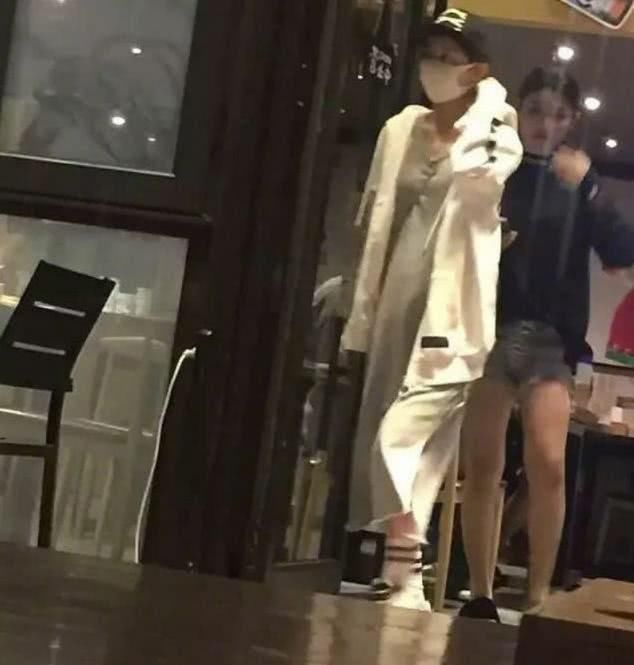 赵丽颖又双叒叕恋爱，这次是林更新还是陈伟霆，粉丝来给你辟谣