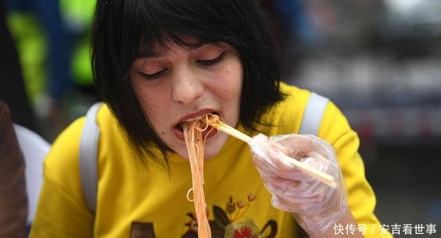  『好评』人间美味螺蛳粉情急之下做出的螺蛳粉，获得了所有人的好评