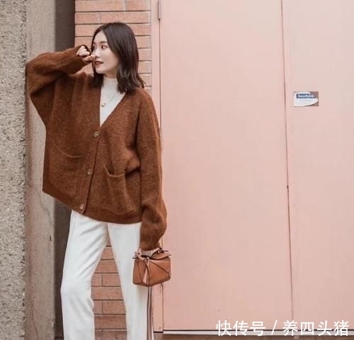 宽松:裤子塞进短靴里好老土,懂得时髦的女人都流行这么穿,时尚更新潮