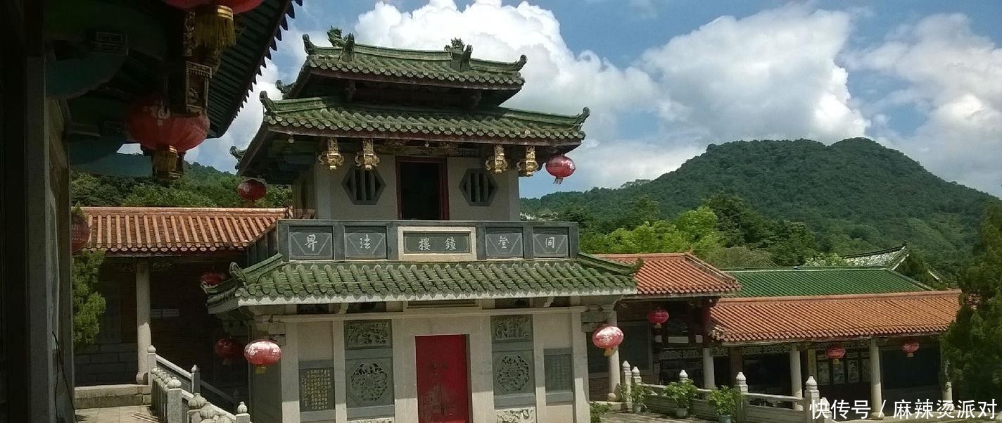 福建香火很旺盛的一座寺庙,是闽南著名的千年古刹,就在漳州