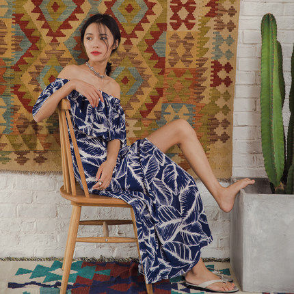 沙滩裙穿的好，比泳衣更洋气，越来越多女人都这么穿，性感迷人