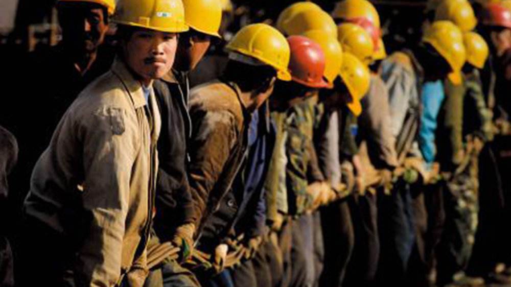 老辈农民工已老去，城市建设“后继无人”，包工头：我们最苦