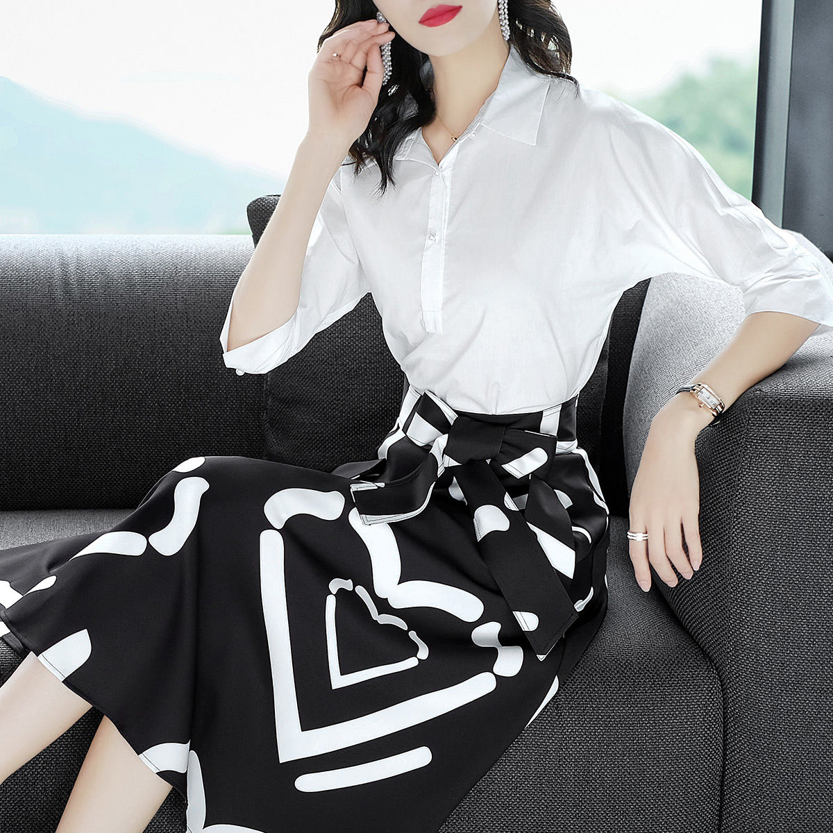 女人长再美，也别穿阔腿裤!学下面女人这么穿，才叫嫩上加美