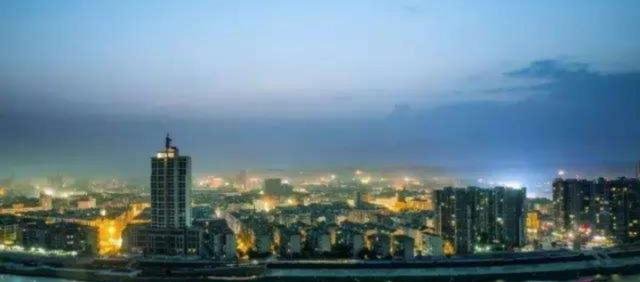 四川四大名镇，三镇已经是繁荣的城市了，还有一镇成为了铁路枢纽