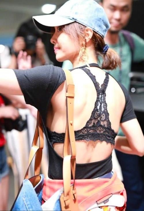 38岁蔡依林机场未修图曝光,美艳似真人芭比!网友:比精修图美