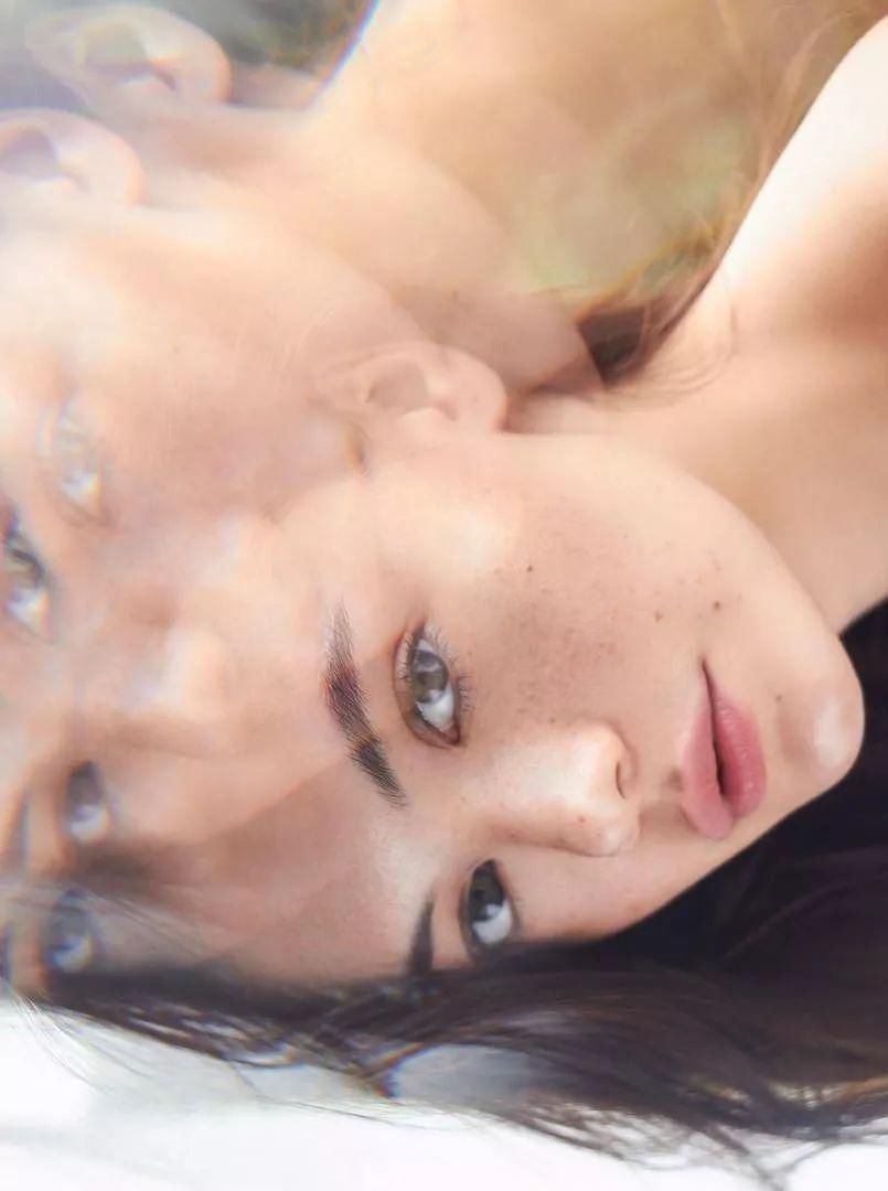 朴敏英到底往脸上打了什么?Q弹的水光肌让人目不转睛!