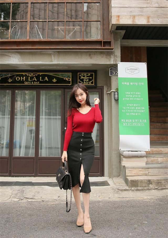 街拍 盈盈走来，丰姿尽展，淑女才情，温柔之至