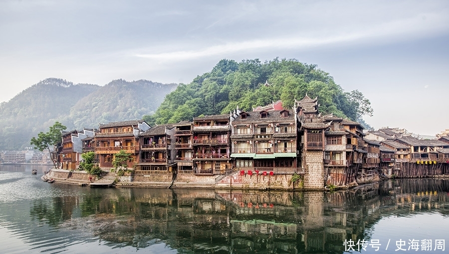 秦岭南坡的凤凰古镇，距今1400年，古集繁荣曾被誉为 “小上海”