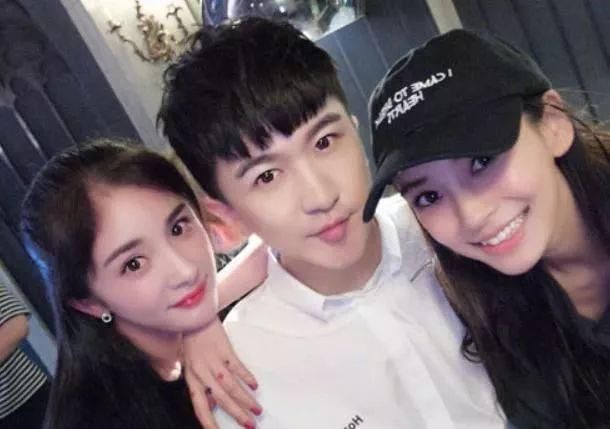 baby假吃被抓包？毛晓彤被亲爸勒索5000万？朱一龙遭私生饭围攻？