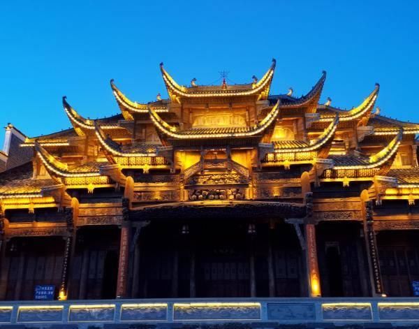 贵州一座千年古镇,藏着世界上最大的木质戏楼,风景优美门票免费