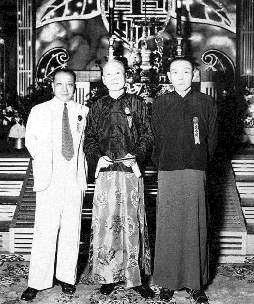 当众|黄金荣当众羞辱杜月笙,杜月笙回应8个字,巧妙化解尴尬