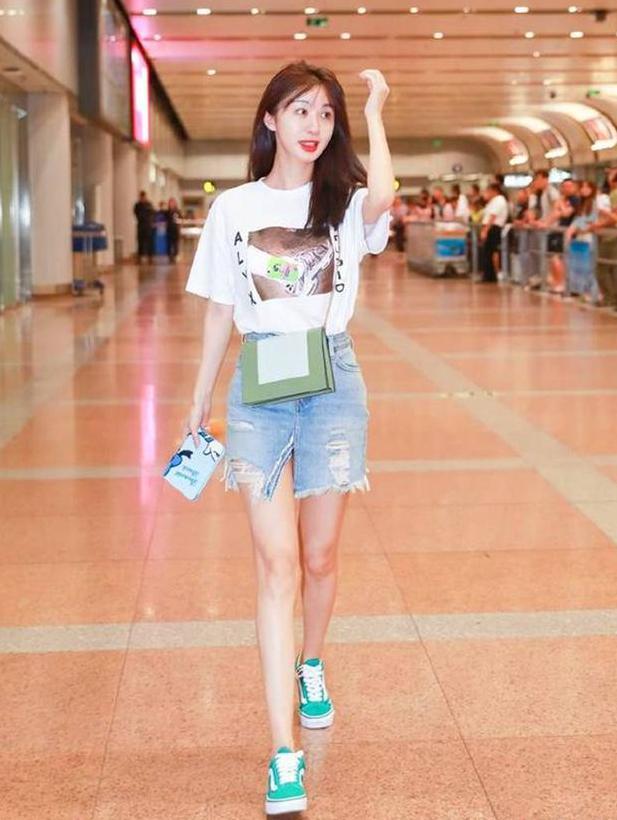 看了李菲儿包臀裙，再看看马苏，网友：少女与女神的差距一目了然