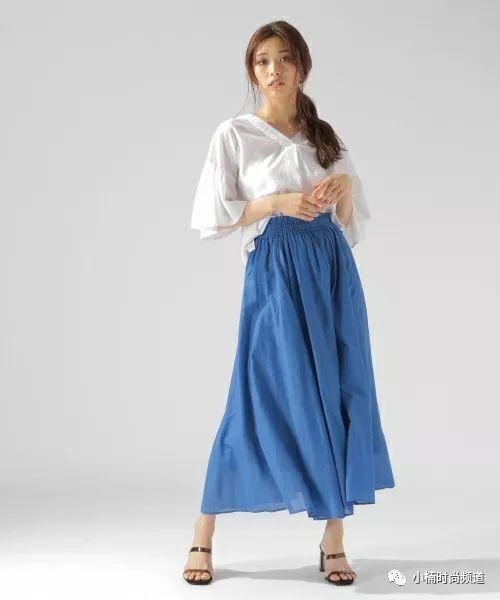 清爽穿搭度过炎炎夏日！女生日系蓝白单品搭配介绍