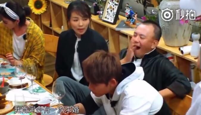 阚清子也太惨了吧!纪凌尘和王艺都忙着否认“出轨”，她却在朋友