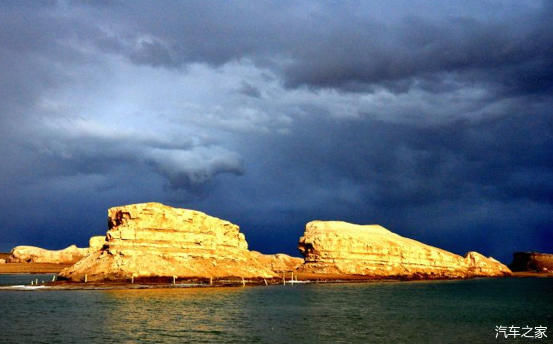 万里西游川甘青新第16天穿越大柴旦盐碱荒漠无人区游水上雅丹