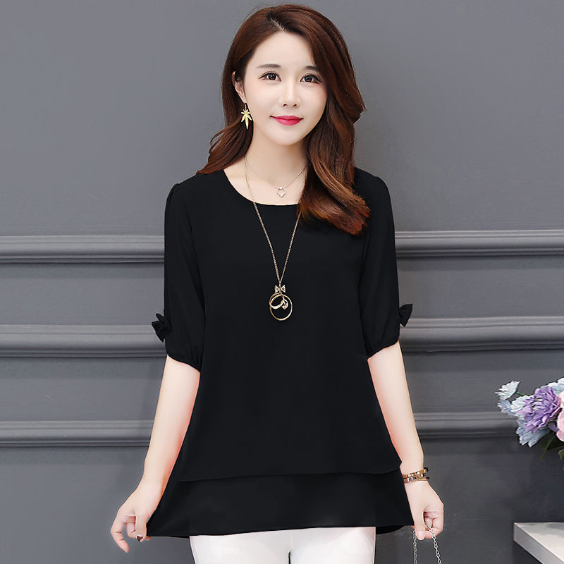 今年流行小衫+小脚裤，时髦又美嫩，适合30~50女人穿