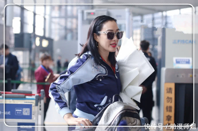 钟丽缇烫了个及肩短发，显老10岁不止，网友：应该有58了吧？