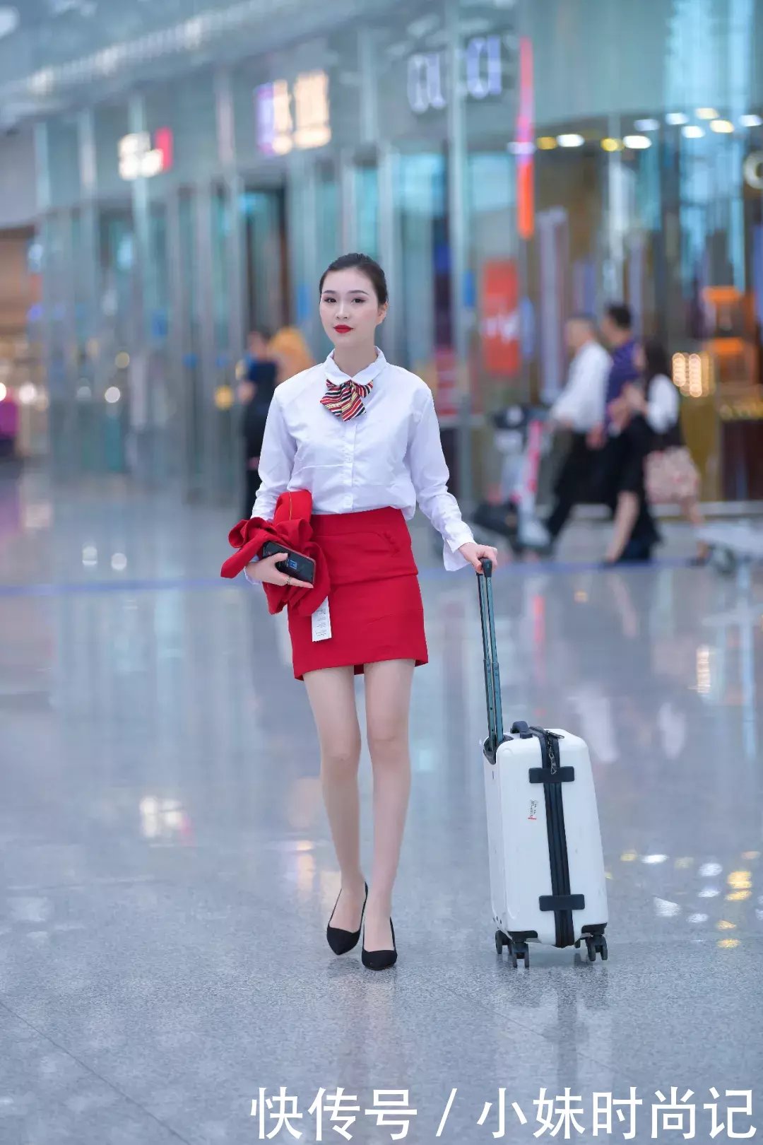  气质■街拍: 美丽女神职业装真有范, 女神气质十足